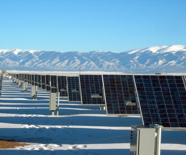 Profesional en el Montaje y Mantenimiento de Instalaciones Solares Térmicas.